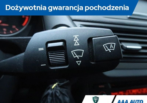 BMW X1 cena 61500 przebieg: 137599, rok produkcji 2015 z Zbąszyń małe 301